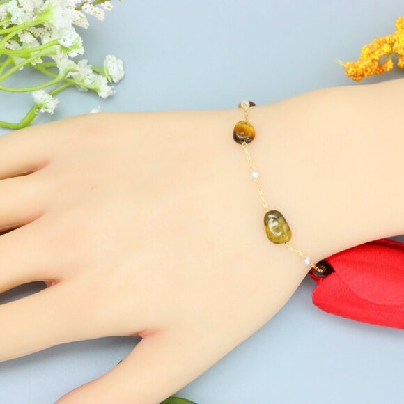 "Elegant & Trendy Bracelet, A Perfect Gift for Women, Thoughtful, EVCH1251 - Picture 3 of 12